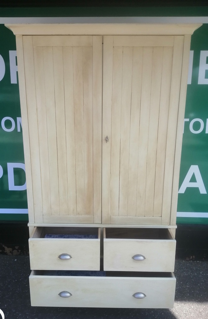 SOLID WOOD SHABBY CHIC PAINTED WARDROBE