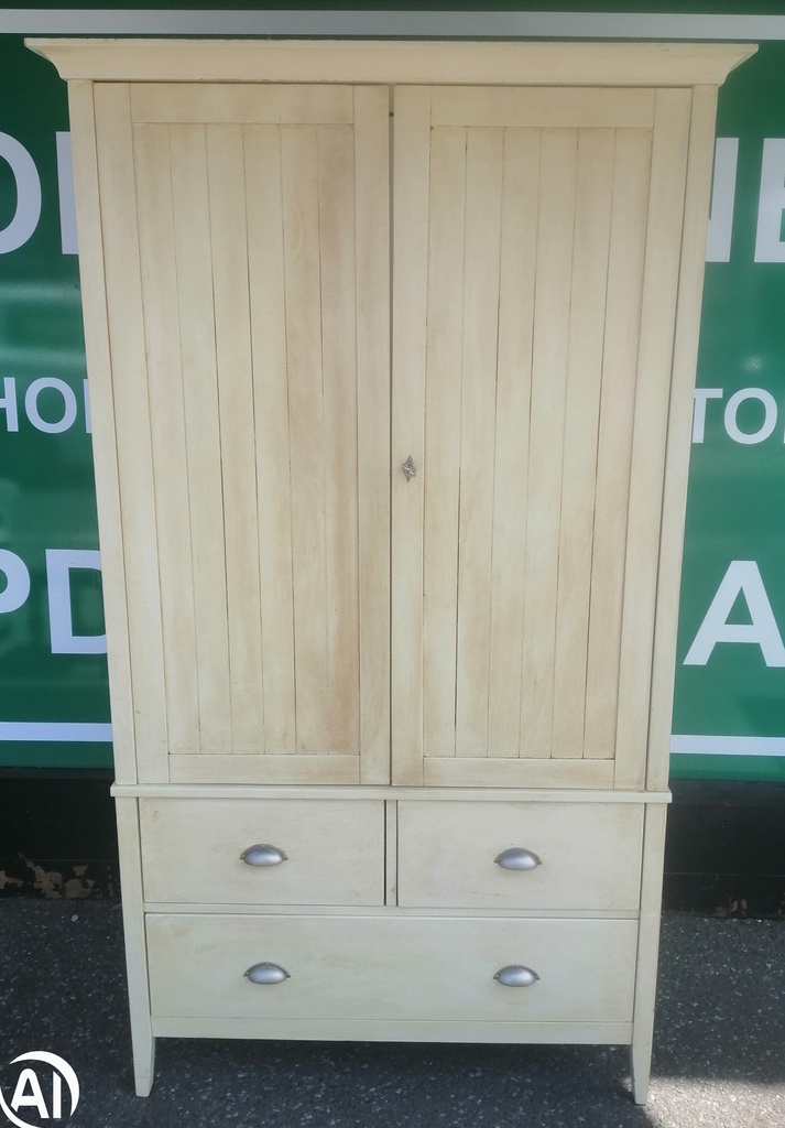SOLID WOOD SHABBY CHIC PAINTED WARDROBE