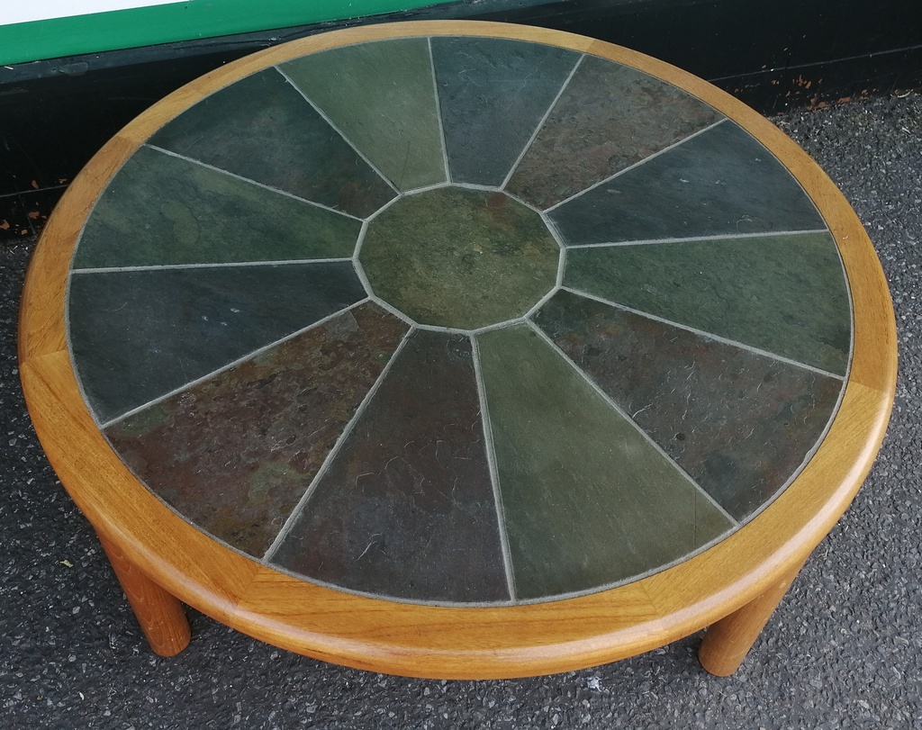 LARGE VERY STYLISH ROUND DANISH COFFEE TABLE