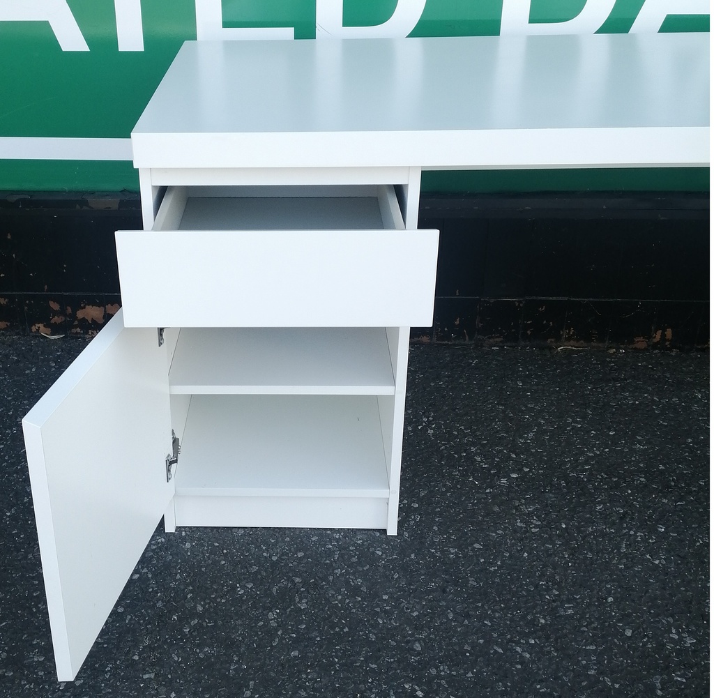 LOVELY MODERN WHITE DESK