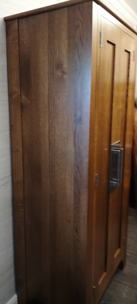 TOP QUALITY SOLID OAK KITCHEN LARDER UNIT / LINEN CUPBOARD