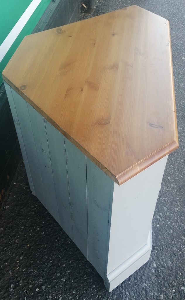 SOLID PINE GREY PAINTED CORNER TV UNIT