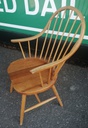 LOVELY WINDSOR STYLE CARVER CHAIR