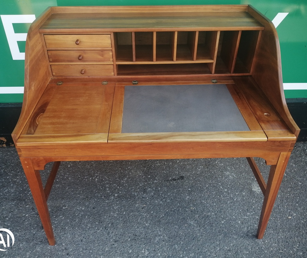 LOVELY CHERRY WOOD OPEN DESK