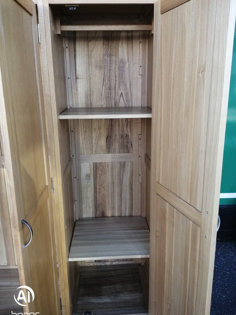 OAK TRIPLE WARDROBE WITH SHELVES