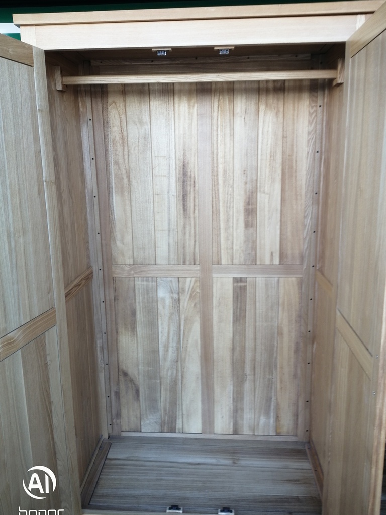 OAK TRIPLE WARDROBE WITH SHELVES