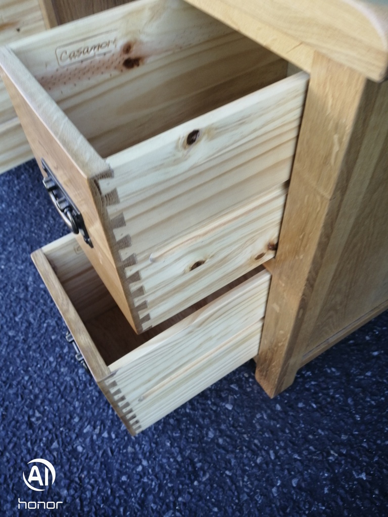 QUALITY OAK TV BENCH