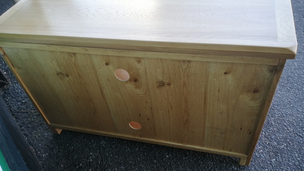 QUALITY OAK TV BENCH
