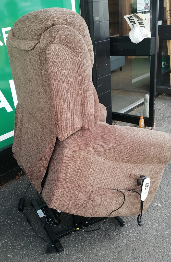 RISE &amp; RECLINER ARMCHAIR FROM CARE CO