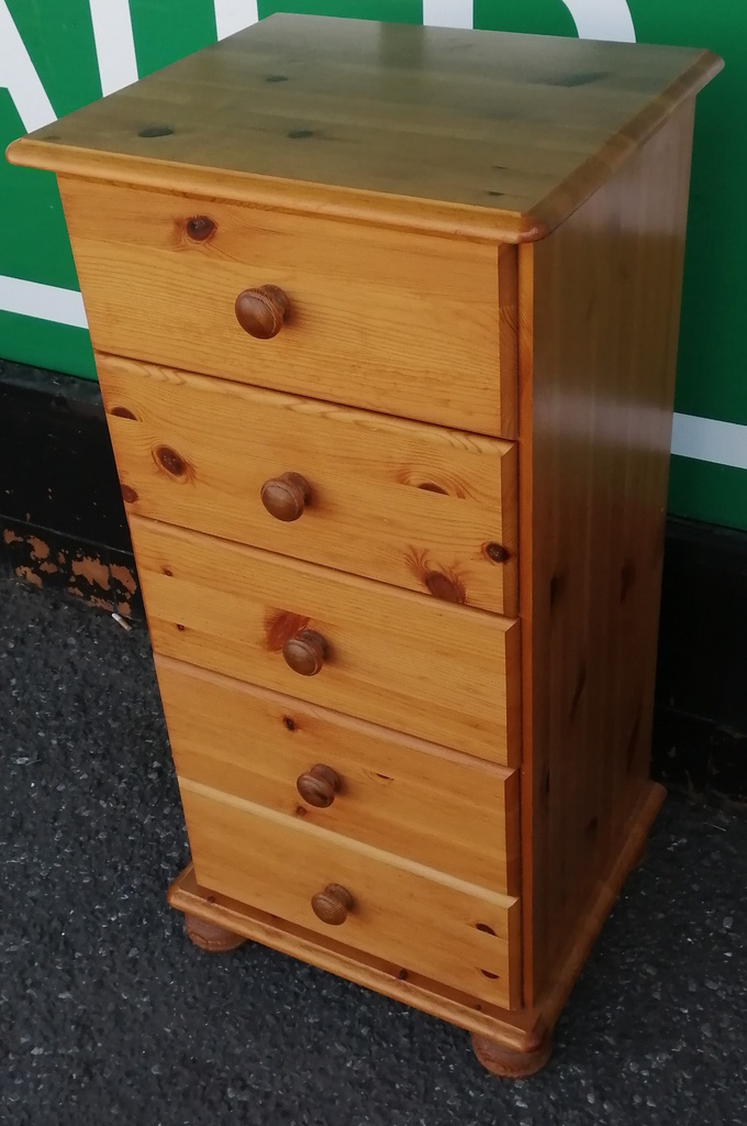 Five drawer pine wellington chest