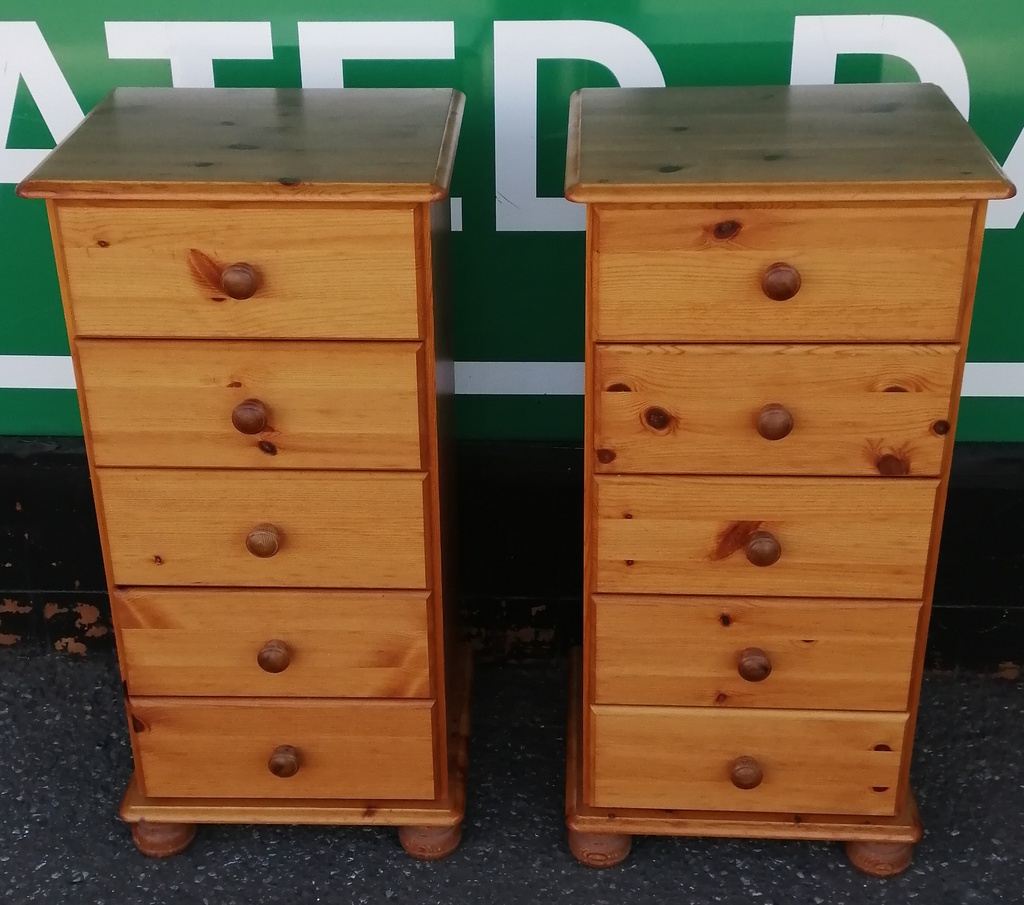 Five drawer pine wellington chest