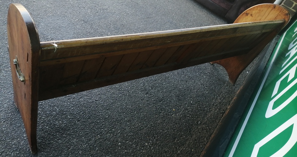 LOVELY OLD PINE CHURCH PEW / BENCH