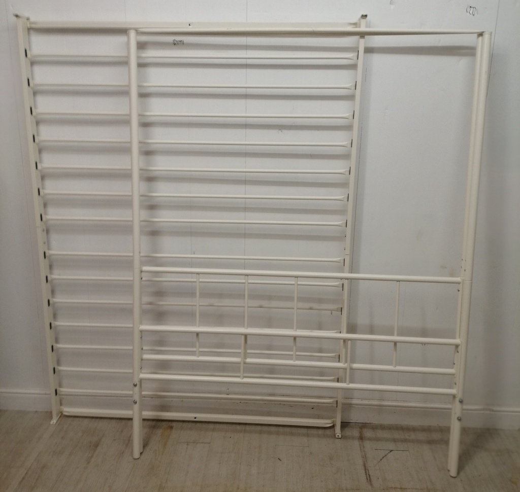 4FT6" white  FOUR-POSTER  canopy BED FRAME