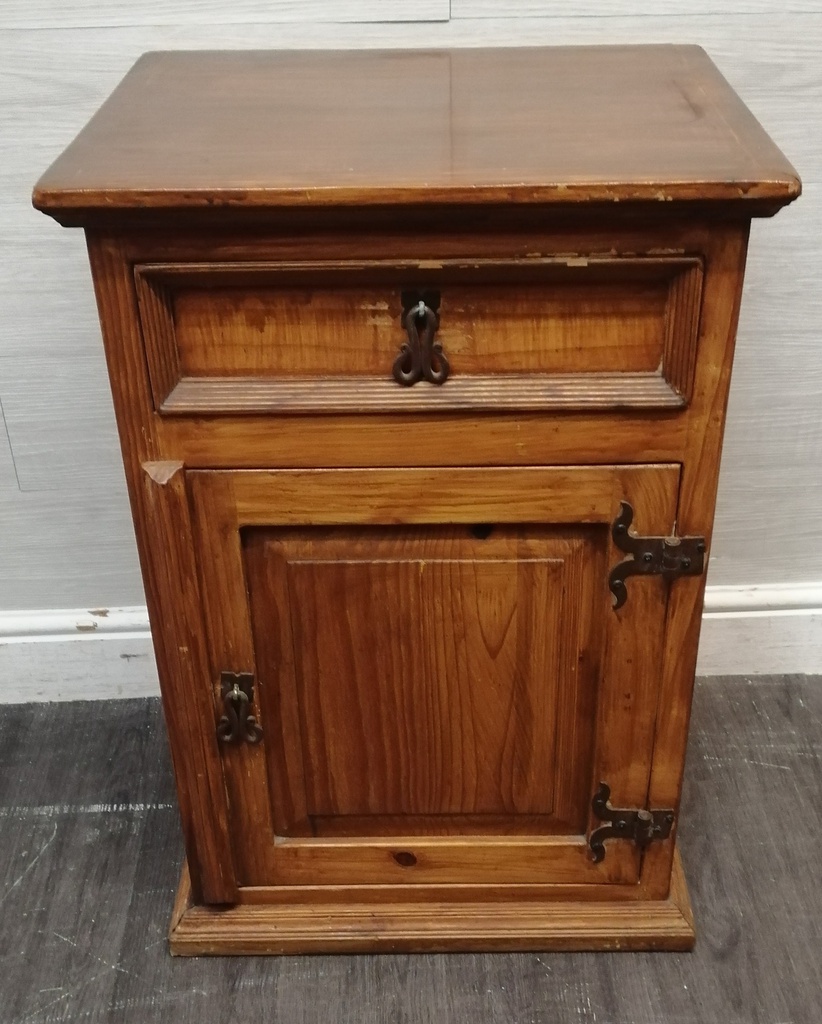 SINGLE MEXICAN PINE BEDSIDE