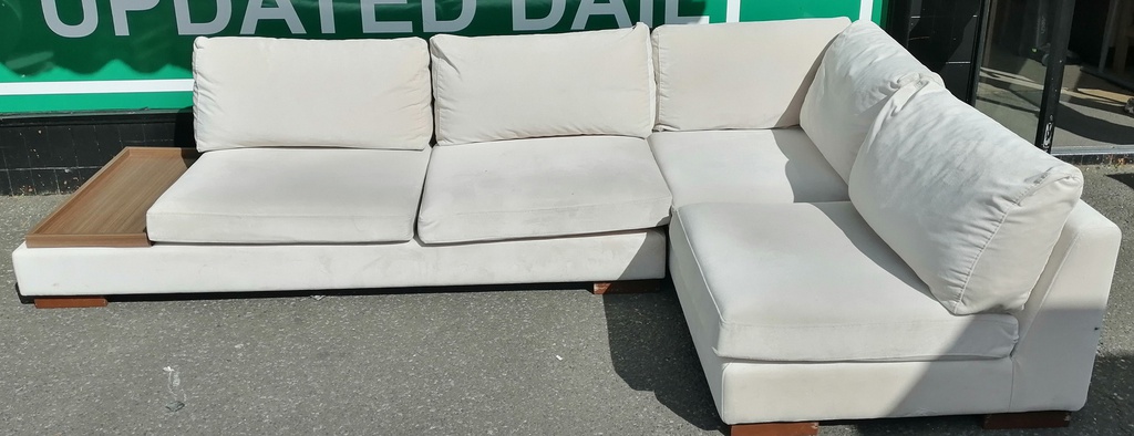 LOVELY MODERN CREAM CORNER SOFA