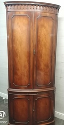 [HF18289] Quality Repro Mahogany Corner Drinks Cabinet