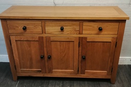 [HF18782] LOVELY SOLID OAK SIDEBOARD