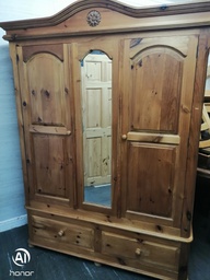 [HF18896] Quality triple size solid pine wardrobe with mirror &amp; drawers